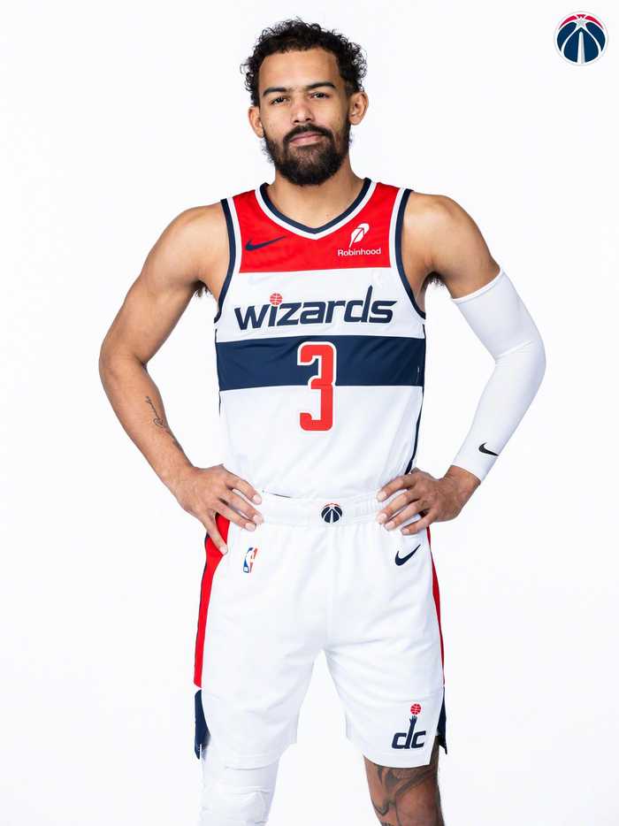 特雷-杨加盟奇才改穿3号，18届双娇易队19届双雄陷交易流言